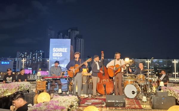 Silampukau Hangatkan Soirée Gigs Vol. 2 di Surabaya