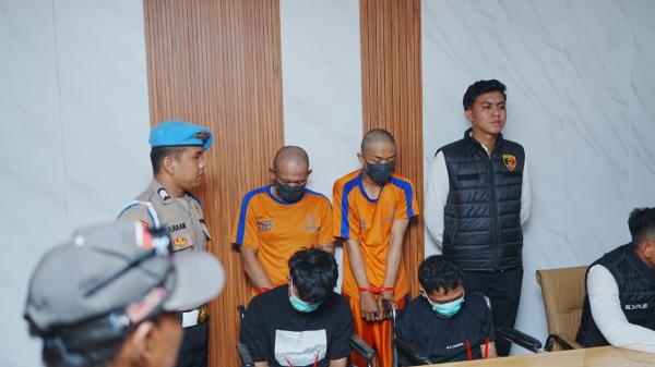 Duet Maut Bapak-Anak Gasak 2 Motor di Karawang Berakhir Mendekam di Jeruji Besi Bersama