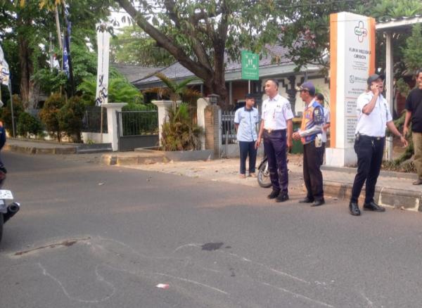 Terperosok Lubang Jalan, Siswa SMKN 2 Cirebon Tewas dalam Kecelakaan Tunggal