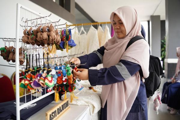 Bazar PT Timah Jadi Ajang UMKM Perluas Pasar, Produk Kuliner Laris Terjual