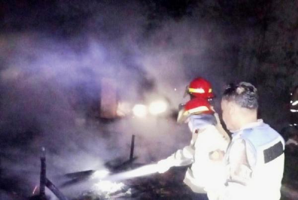 Kebakaran Rumah dan Kandang Sapi Terjadi di Toroh Grobogan, Kerugian Sekira Rp115 Juta