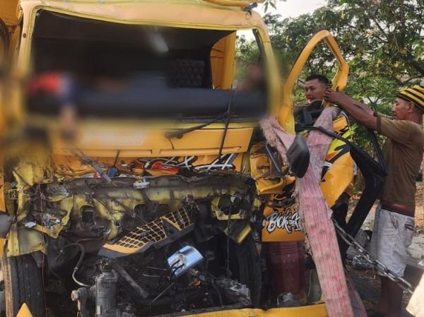 Kecelakaan Maut di Pandanpancur Lamongan, Truk Tabrak Tronton dari Belakang