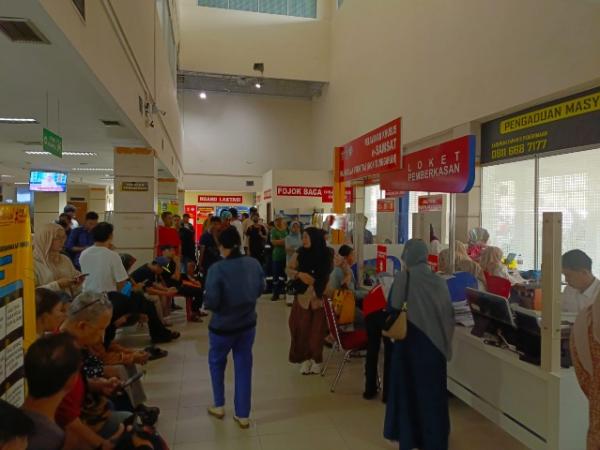 Warga Serbu Samsat Batam Centre Jelang Berakhirnya Pemutihan PKB