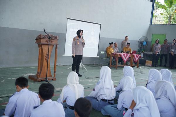 750 Siswa di Purworejo Dibekali Cara Hadapi Penipuan Online hingga Tawuran