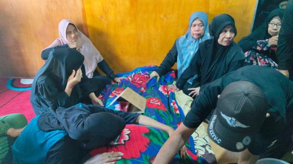 Tangis Pecah di Rumah Duka Jamaluddin, Petugas Damkar Pangkep Meninggal Tinggalkan Istri dan 2 Anak