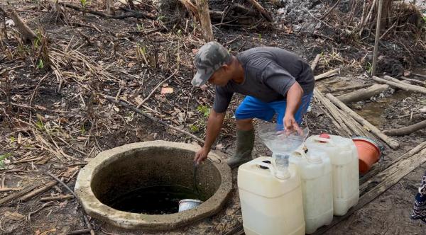 Krisis Air, Warga Desa Terak Andalkan Sumur di Hutan