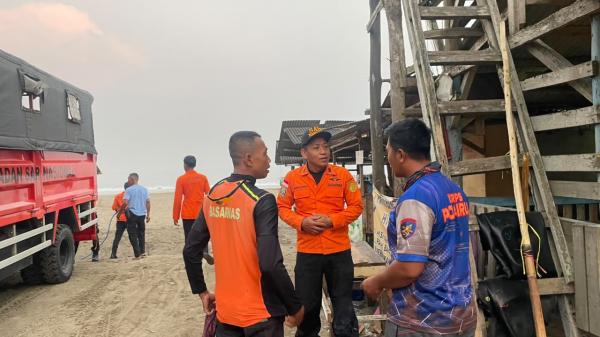 Tiga Nelayan Terjebak Kapal Mati Mesin di Perairan Anyer, Tim SAR Dikerahkan