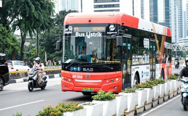 Indonesia Masih Impor 59,57% BBM, Elektrifikasi Bus Dinilai Bisa Jadi Solusi