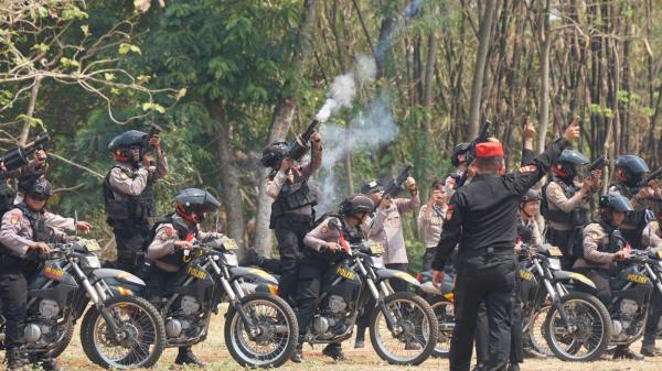 Suara Flash Ball Menggema di Sragen, Ditsamapta Polda Jateng Uji Kesiapan Personel