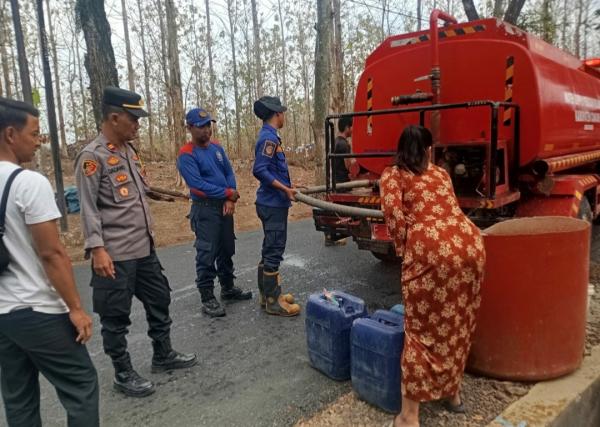 Sumur Mengering, Warga Sindangbarang Mulai Kesulitan Air Bersih