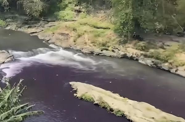 Sungai Brantas Jadi Ungu, Pemkot Malang Ancam Cabut Izin Perusahaan jika Terbukti Mencemari