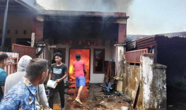 Kebakaran Hebat di Pasar Tua Malino Gowa, Empat Rumah Ludes Dilalap Api