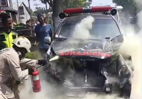 Kronologi Ambulans Jenazah Korban KM Virgo Kecelakaan Beruntun di Jombang, Pemotor Tiba-tiba Belok