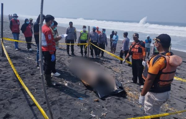 Mayat Pria Tanpa Identitas Ditemukan Terdampar di Pantai Garongan Kulonprogo