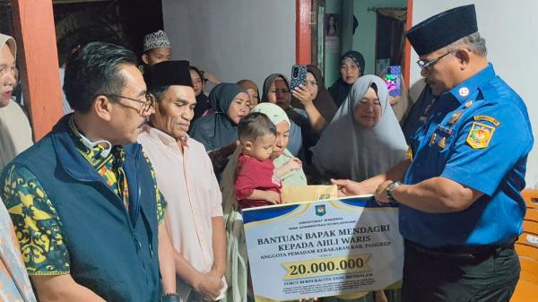 Tragedi Damkar Pangkep, Kemendagri Beri Bantuan Rp20 Juta dan Beasiswa hingga Rp174 Juta