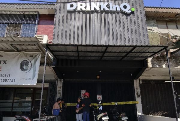 Tak Kantongi Izin, Toko Miras di Barata Jaya Surabaya Akhirnya Disegel Pemkot