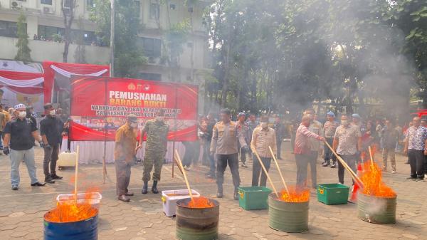 Barang Bukti Sinte Hasil Penggerebekan di Perumahan Pangauban Batujajar Dimusnahkan