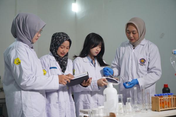 Limbah Jerami Nangka Disulap Mahasiswa Unigoro Jadi Bioplastik Pintar untuk Cek Kesegaran Makanan