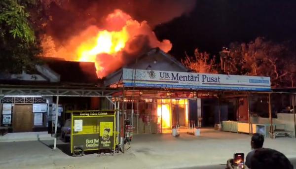 Toko Grosir di Madiun Hangus Terbakar, Kerugian Capai Rp3,5 Miliar