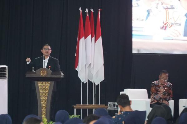 Hadapi Era AI, Calon Pemimpin Diminta Kuasai Teknologi tapi Tetap Berpikir Mandiri