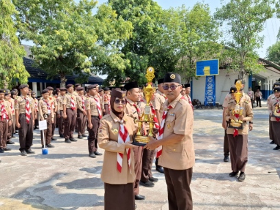 Kwarcab Grobogan Serahkan Penghargaan Estafet Tunas Kelapa dan Pembina Berprestasi 2026
