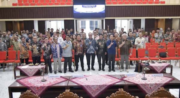 Dukung Tanggul Laut Teluk Semarang, Wali Kota Agustina Harapkan Solusi Jangka Panjang Rob Pesisir