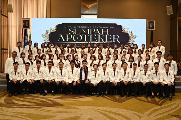 Resmi Jadi Apoteker, 71 Lulusan Unisba Dibekali Kemampuan Hadapi Era AI