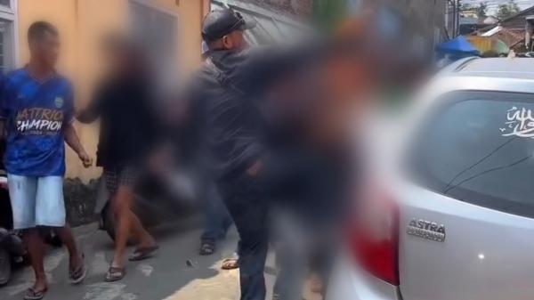 Dua Terduga Curanmor Diamuk Warga di Malangbong, Polisi Amankan Sajam dan Kunci T