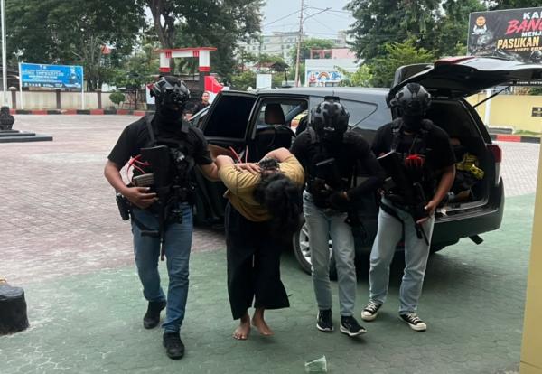 Densus 88 Tangkap 11 Tersangka Terorisme di 6 Provinsi, Temukan Dugaan Latihan Menembak