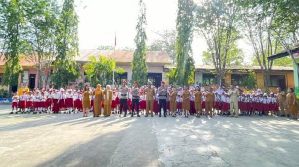 Polisi Sahabat Anak, Ipda Florianus Ingatkan Pelajar SD Pentingnya Jaga Diri dan Bijak Ber-gadget