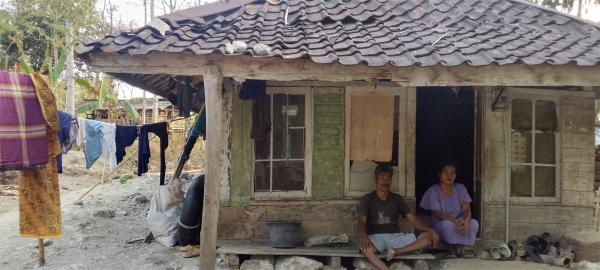 Nestapa Pasutri di Sindangbarang Cianjur, Tinggal di Rumah Tak Layak Huni