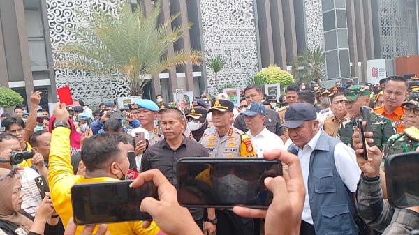 Lamban Tangani Karhutla, Gubernur Sumsel Diganjar Kartu Merah dari BEM Unsri