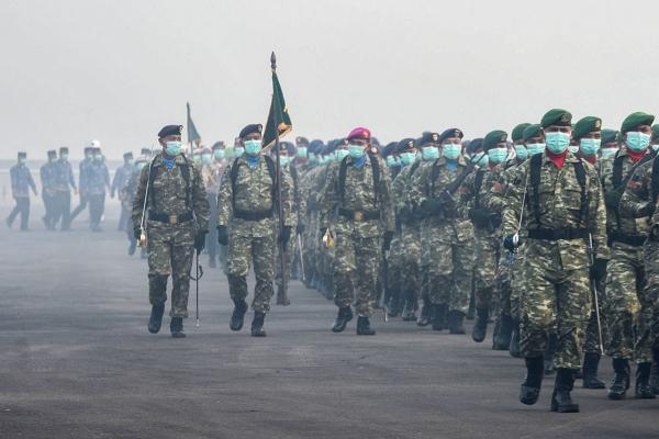 Potret Peserta Upacara HUT TNI Bermasker