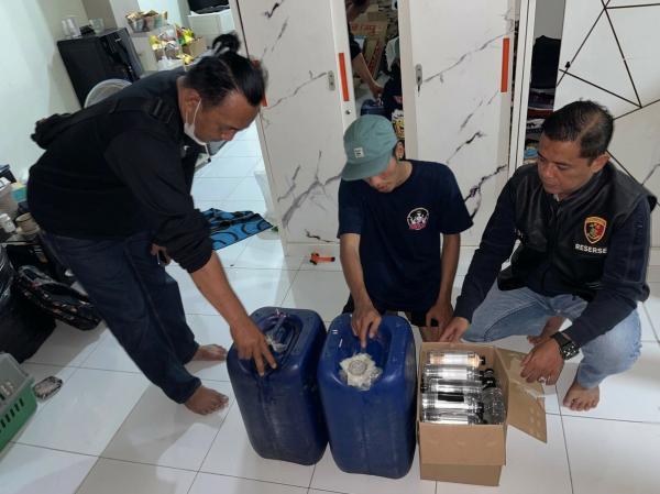 Polres Malang Amankan Ribuan Botol Miras Ilegal