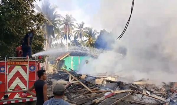 Tujuh Rumah Ludes Dilalap Si Jago Merah di Pangandaran, Warga Panik Selamatkan Harta
