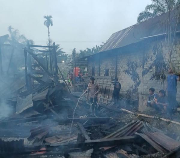 Baru Sehari Ditempati, Rumah Panggung di Pasangkayu Ludes Terbakar, Kerugian Rp30 Juta