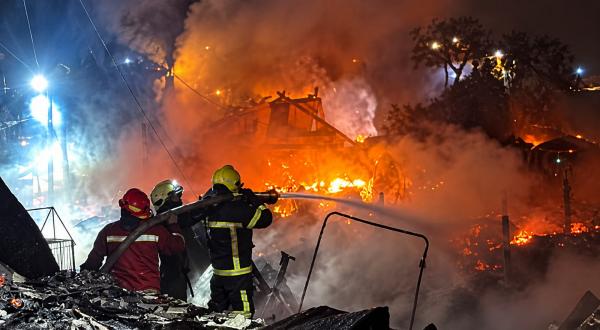 Petang Mencekam di Tenggarong, Warga Berlarian Menyelamatkan Harta