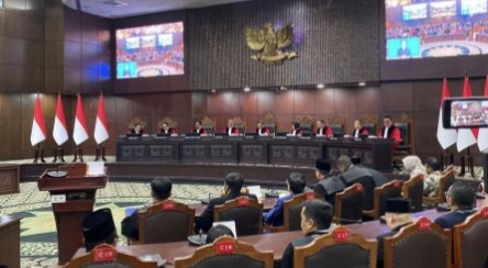 MK Tolak Gugatan Denny Indrayana Perkara Keabsahan Ijazah Gibran