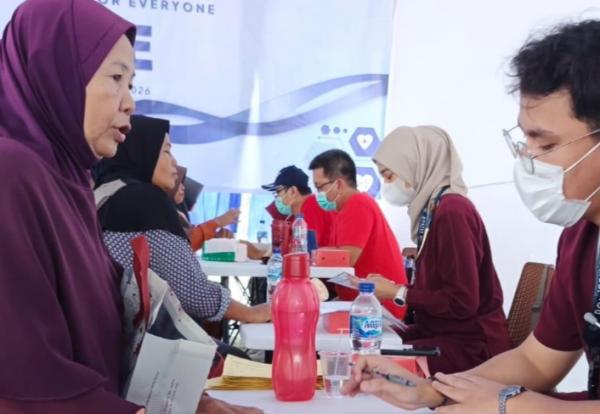 Warga Anyer Antusias Ikut Cek Kesehatan Gratis, Ada Pemeriksaan Mata hingga Ibu Hamil