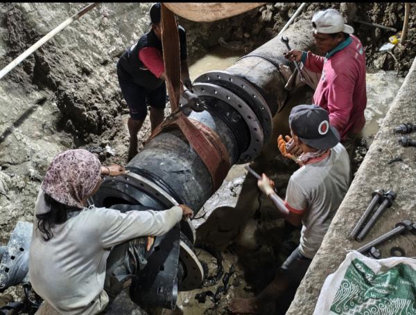 Sudah Sepekan Air PDAM Blora Tak Mengalir, Warga Tegalgunung Terpaksa Ngangsu Tiap Pagi ke Sumur Tet