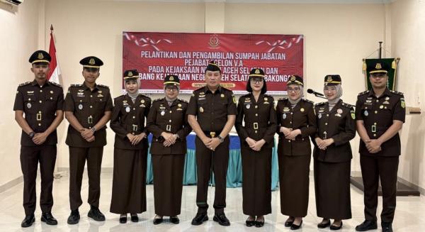 Kejari Aceh Selatan Lantik 8 Pejabat Struktural, Kajari Tekankan Integritas dan Profesionalisme