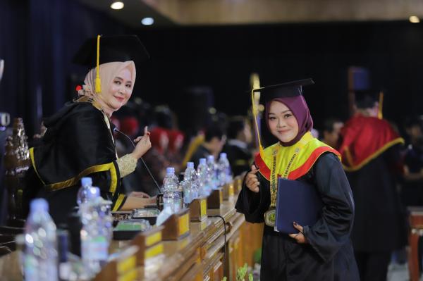 581 Sarjana Baru Unigoro Dikukuhkan, Ada Lulusan dengan IPK 3,95 dan Kisah yang Mengharukan