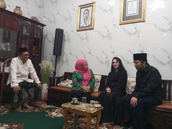 Takziah Nyai Machfudhoh di Jombang, Wagub Jatim Kenang Ketulusan dan Pengabdian Almarhumah