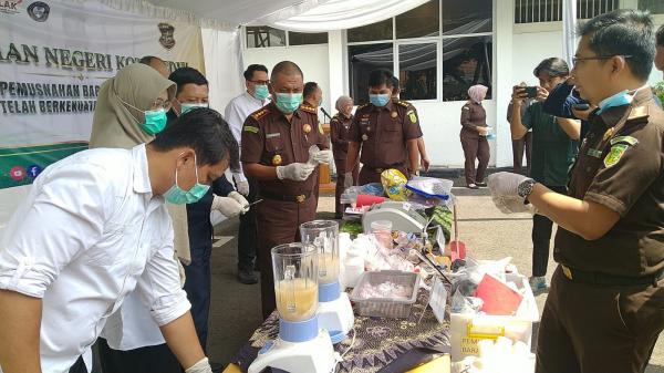 Berantas Narkoba! 254 Gram Sabu Dan 19.474 Pil Dobel L Dimusnahkan di Kediri