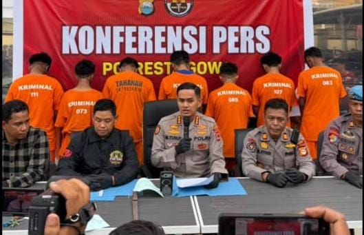 Penyerangan Brutal Geng Motor di Gowa: 7 Remaja Ditangkap, Samurai dan Busur Disita