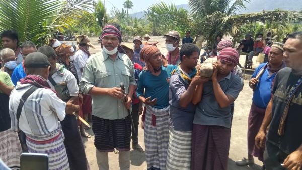 Menilik Ritual Klejang, Tradisi yang Menjaga Identitas Suku Tukan di Flores Timur