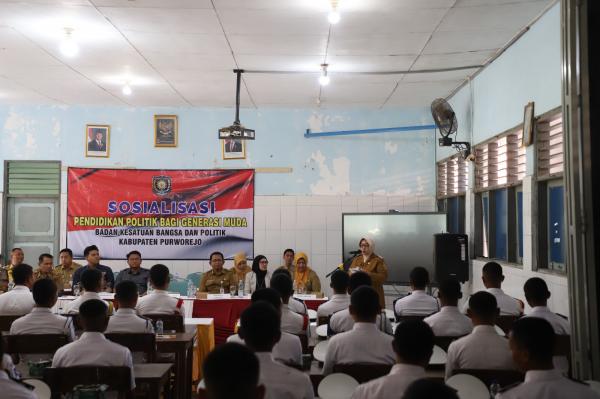 Ingatkan Pelajar Tak Mudah Percaya Informasi di Era Digital