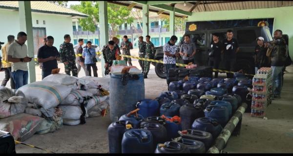 2 Ton Solar Diselundupkan ke Timor Leste Digagalkan Satgas Pamtas RI - RDTL