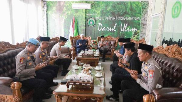 Pegang Komando Polres Jombang, AKBP Yanto Mulyanto Minta Doa Restu Kiai Pesantren