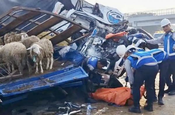 Penumpang Asal Malang Tewas dalam Kecelakaan Beruntun di Tol Ngawi-Solo